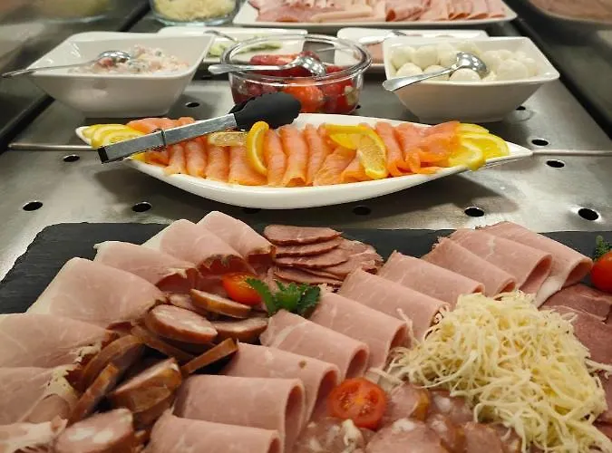 Garni Colora فندق 4*