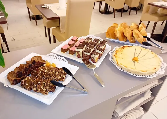 Garni Colora فندق